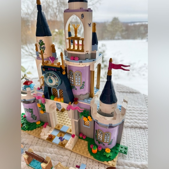 Lego Disney Cinderella’s Dream Castle #41154 - Picture 15 of 15